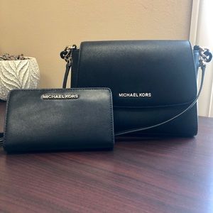 Michael Kors Crossbody with wallet